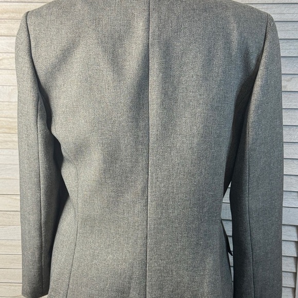 Le Suit Jacket Gray Size 8. Great Condition. Career. Business Casual - Picture 7 of 8